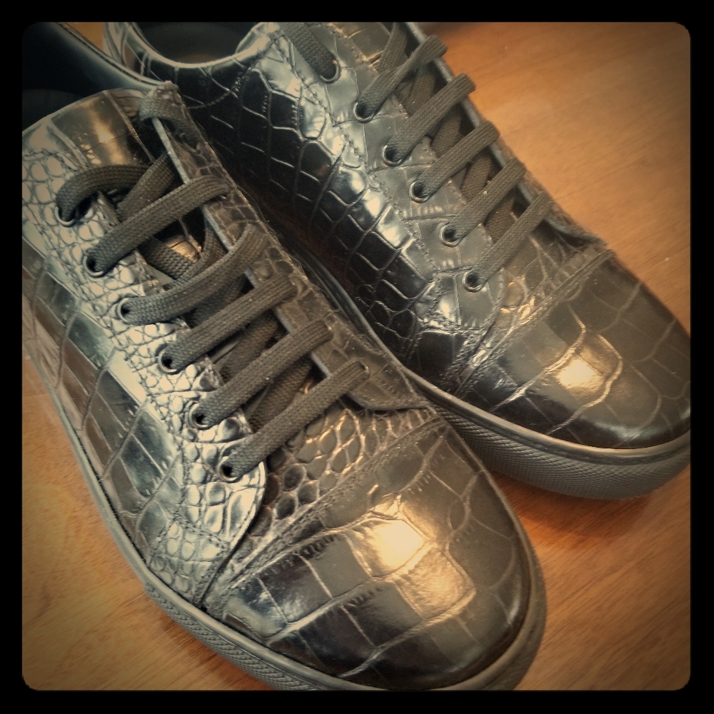 ITALIAN LEATHER EMBELLISHED CROC PRINT PIETRO 066
